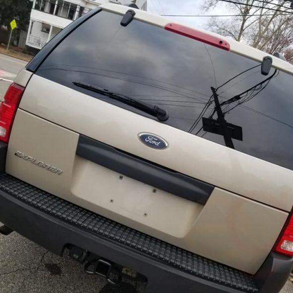 2004 Ford Explorer