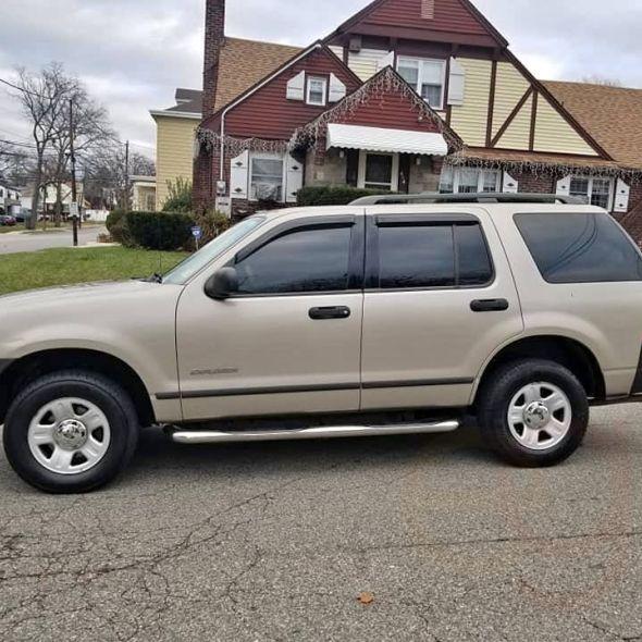 2004 Ford Explorer