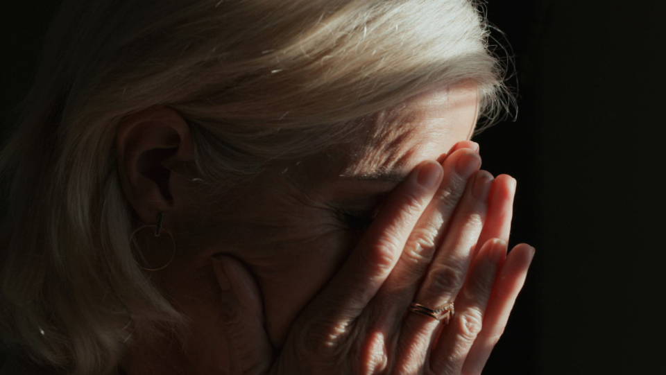 The family neglected, cheated on the partner or ruined the environment: there are many reasons for a guilty conscience.
 A survey in Germany shows what causes the most common feelings of guilt and how young and old differ in it.