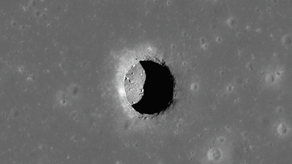 To live on the moon, humans and technology would have to cope with extreme conditions. After all, there would be a place with relatively comfortable temperatures.