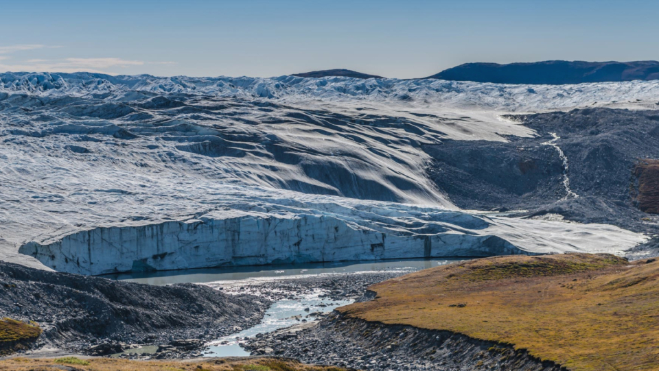 Recently there was an ice age about every 100,000 years, but the change was more common in the past.
 Nobody can say exactly why the glacial rhythm changed.
 Experts are now hoping for new data from ice drilling nuclei.