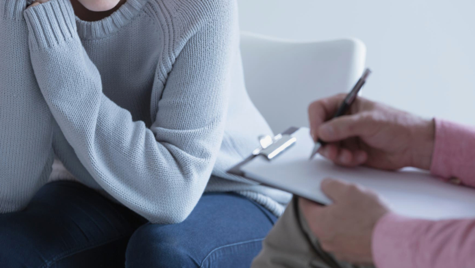 For a long time it was believed that psychotherapy was used in the worst case, but could not do any damage.
 However, the current research draws a different picture.