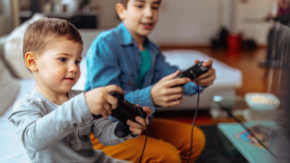 The child sits on the computer or the console for hours every day to play?
 Congratulations!
 This may train its memory and impulse control.