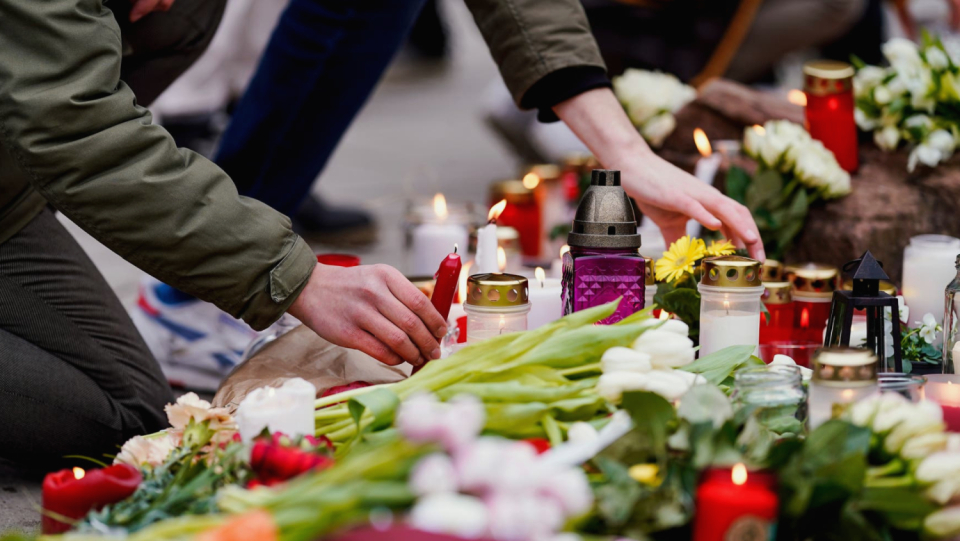 After gauge, injuries, and additional witnesses, experience must be processed.
Above all, Britta Bannenberg from the amok prevention consulting network advises friends and family to be patient: For weeks, many people don't want to talk about the subject.