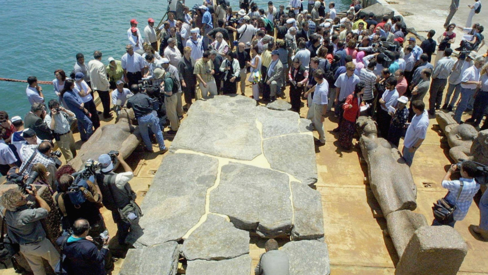 Thirty years ago, the underwater archaeologist Franck Goddio started investigating ancient sites in the bay of Abukir.
He discovered a sunken city—the formerly thriving harbor metropolis Thonis-Herakleion—whose existence had previously only been hinted at in antiquated writings.