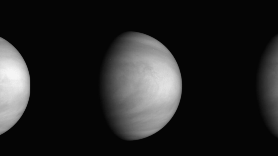 In February, Venus can be seen as a bright morning star, Mercury exhibits unusual season visibility, and even Mars can be seen, albeit for a very brief period of time. In the evening, a gas tycoon bids farewell.