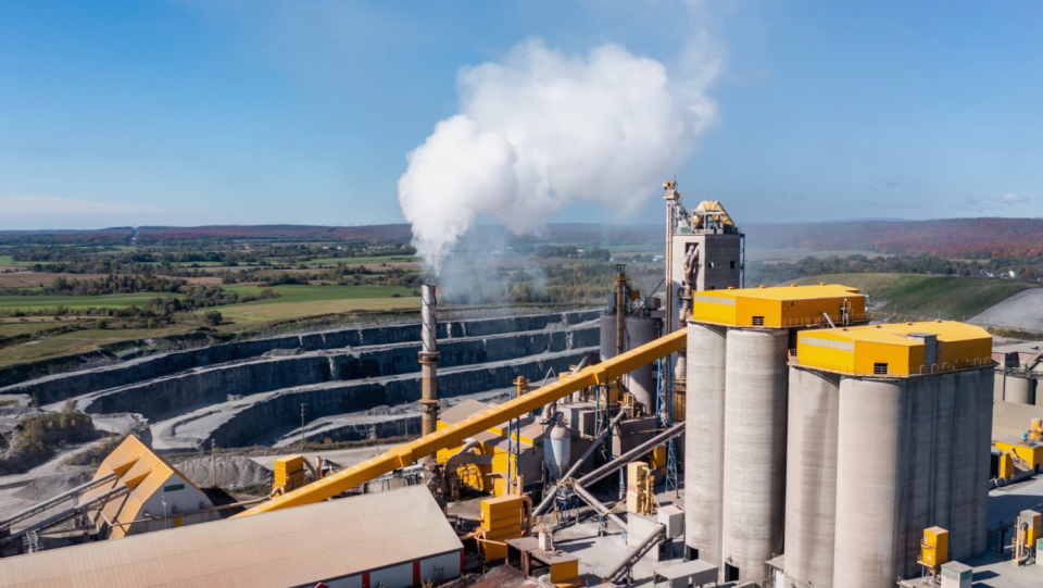 In many locations in 2022, the effects of the climate crisis—floods, heat, and drought—were especially noticeable. The world's carbon dioxide emissions, however, have hardly changed at all despite all the experiences.