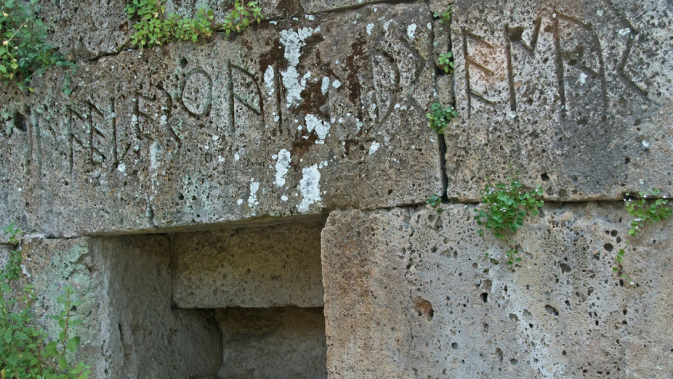The Etruscans, who were so genetically unique and in terms of their own, were not particularly unique in their origins, according to DNA analyses.
This challenges outdated ideas about the files and creates fresh conundrums.