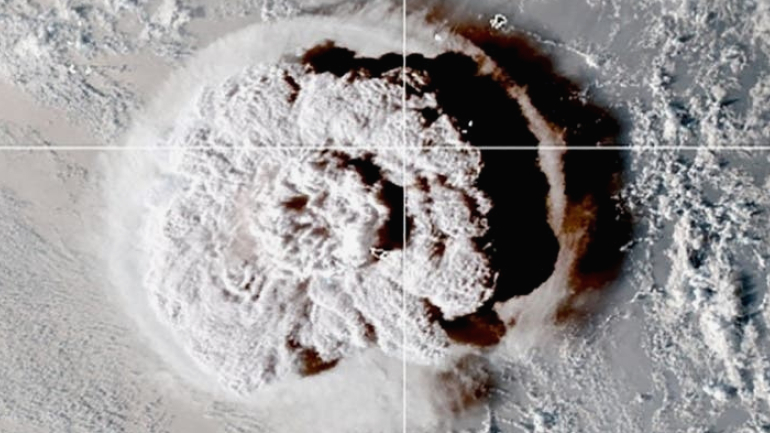 It is only slowly that experts are slowly determining the whole dynamic behind the outbreak of Hunga Tonga-Hunga Ha'apai.
His eruption chased ash clouds far into the stratosphere.
