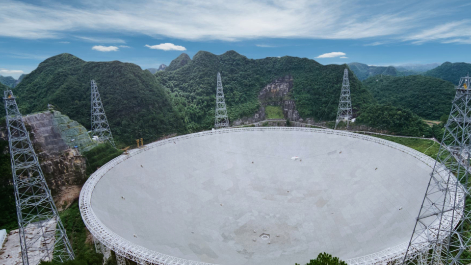 Why wait until the first aliens get lost on Earth one day? Experts have therefore set up a message for space. Once more.