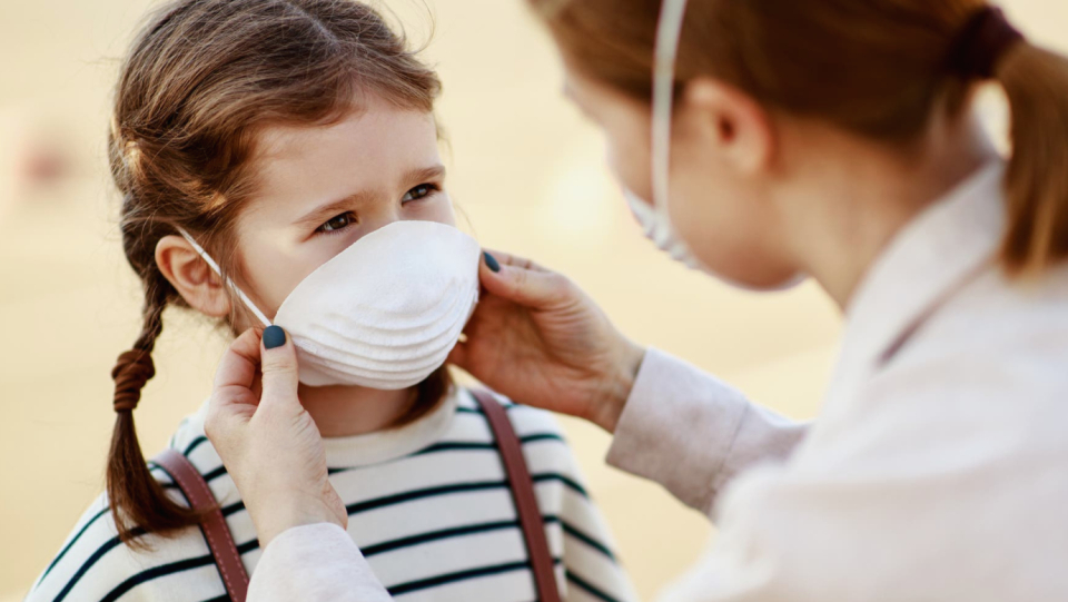 It was previously only believed, but a recent animal study actually demonstrates how the virus dose affects the severity of the illness.
This speaks for the significance in and of itself, not for perfect safeguards.