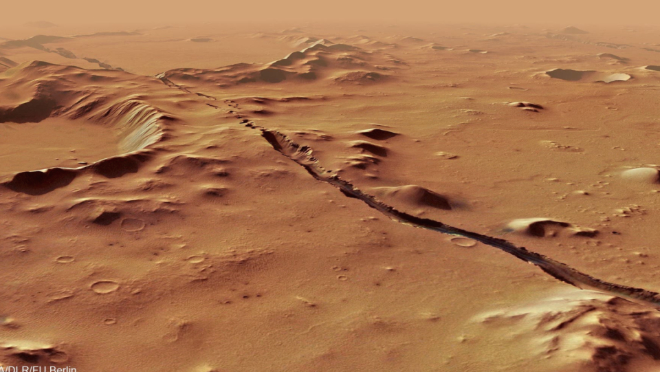 A computer analysis suggests that the Martian subsurface contains streams of hot rock. Questions are raised by the surprisingly robust activity. And last but not least, why the planet lacks a magnetic field.